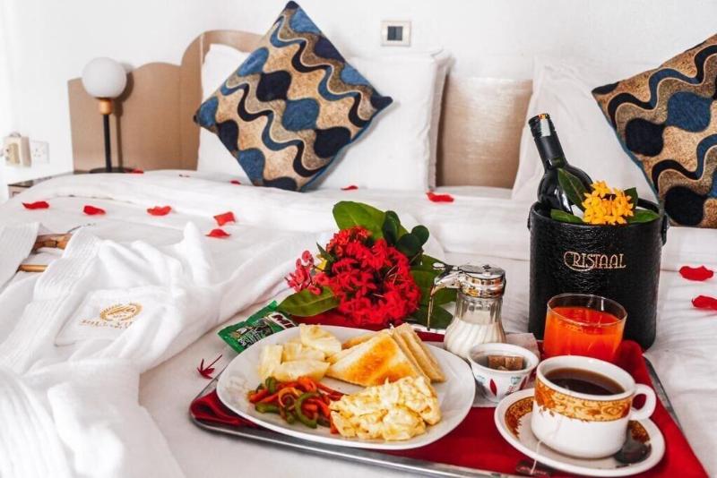 Hill View Hotel West Airport