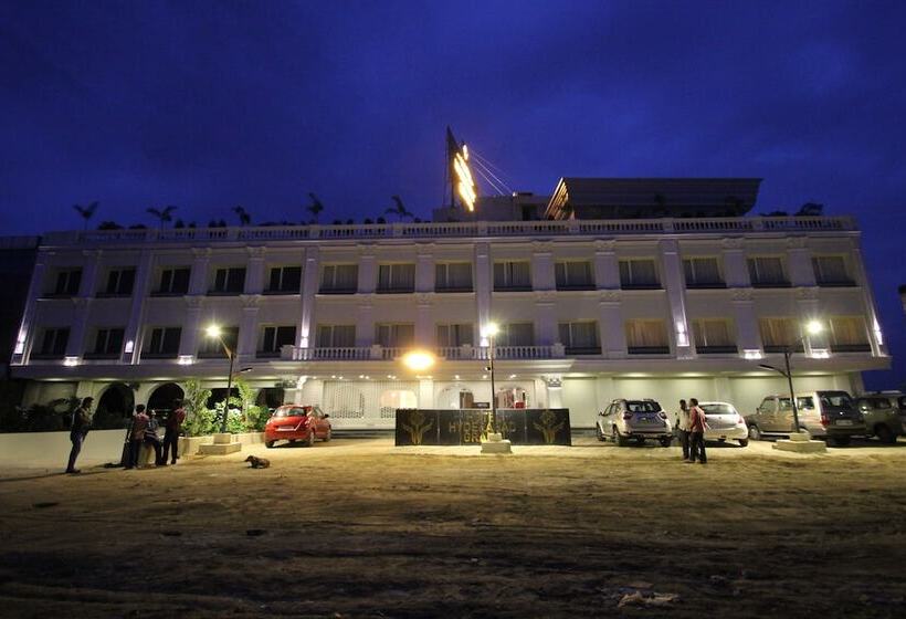 בית מלון כפרי Hyderabad Grand