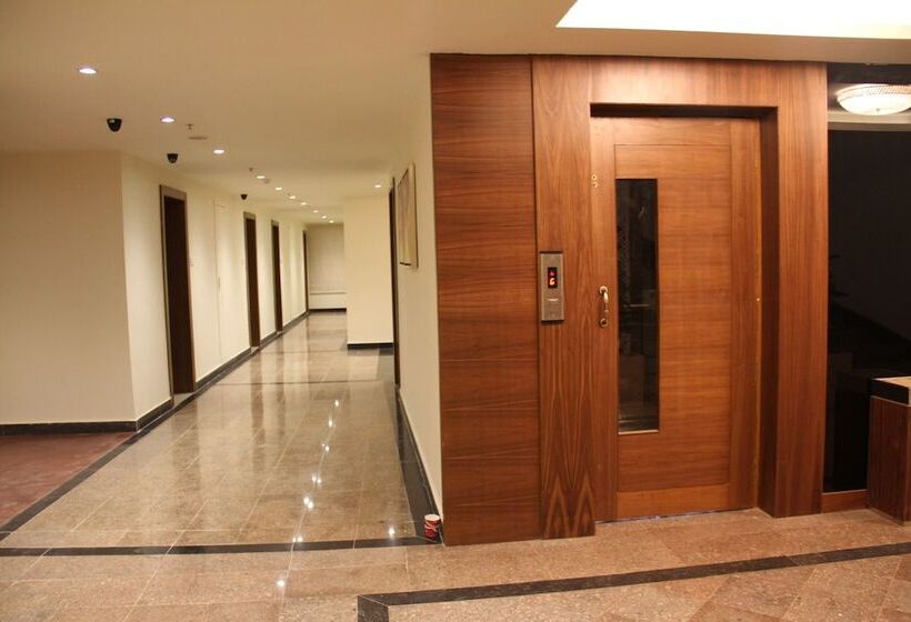 בית מלון כפרי Hyderabad Grand