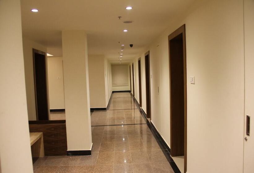 בית מלון כפרי Hyderabad Grand