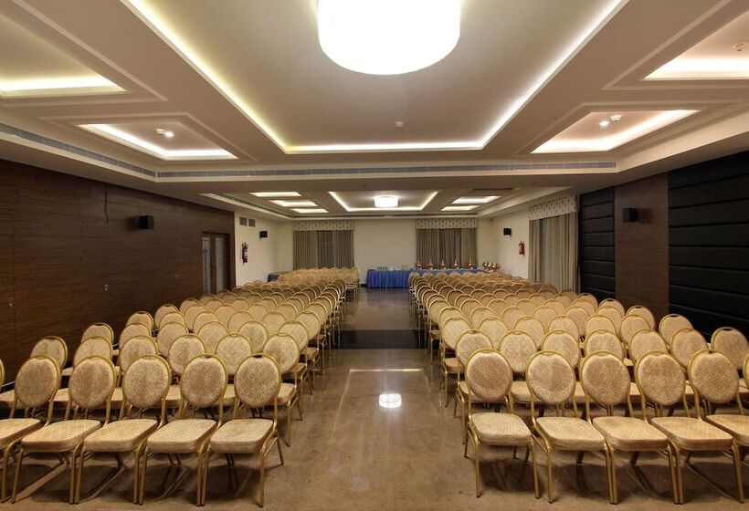 בית מלון כפרי Hyderabad Grand