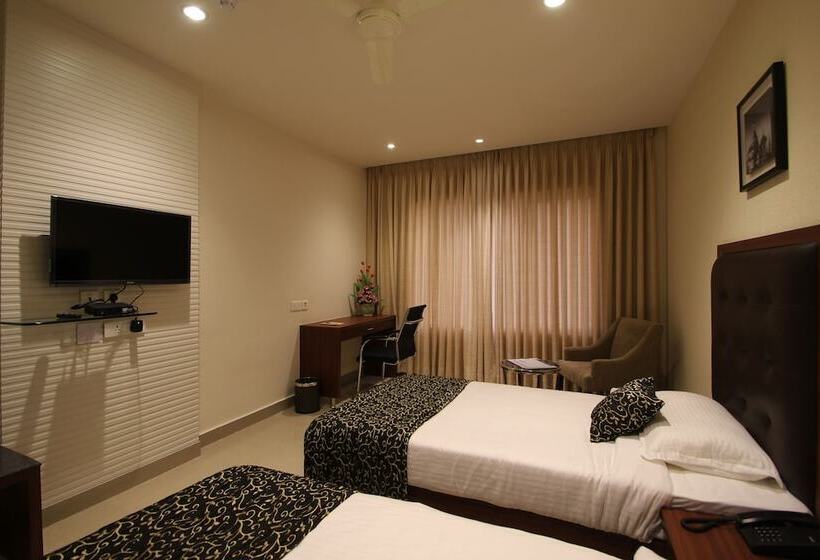 בית מלון כפרי Hyderabad Grand