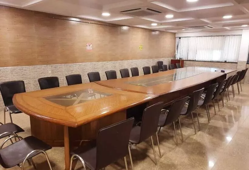 هتل New Delhi Ymca Tourist Hostel
