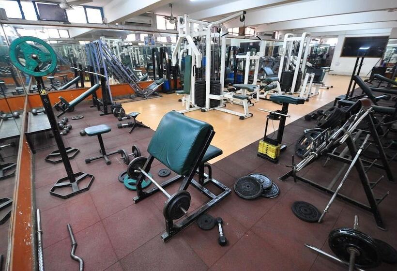 בית מלון כפרי New Delhi Ymca Tourist Hostel