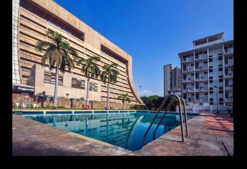 בית מלון כפרי New Delhi Ymca Tourist Hostel