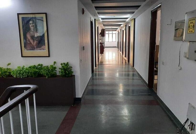 בית מלון כפרי New Delhi Ymca Tourist Hostel