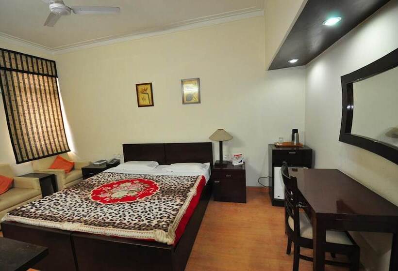 בית מלון כפרי New Delhi Ymca Tourist Hostel