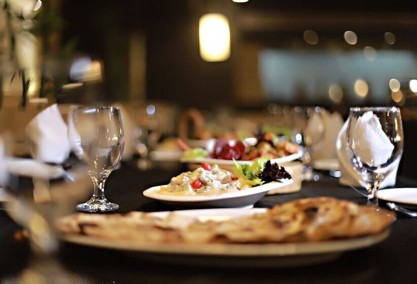 ホテル Patliputra Continental