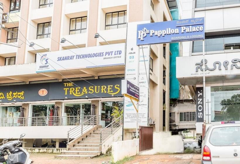 Hotel Treebo Pappilon Palace   Pvs Circle