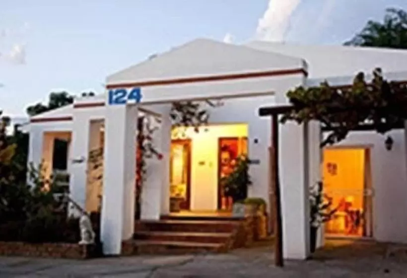 تختخواب و صبحانه Langenhoven B And B