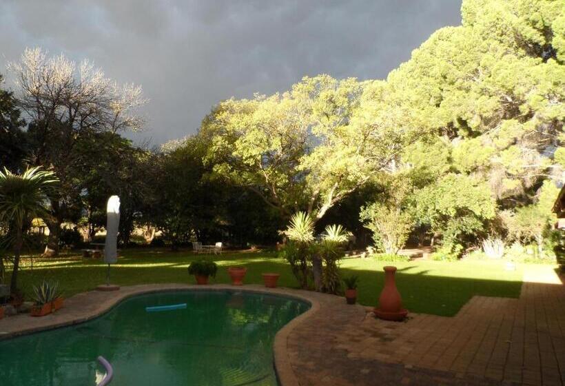 פנסיון A Cherry Lane Self Catering And B&b