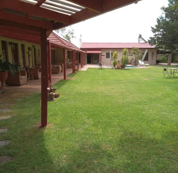 פנסיון A Cherry Lane Self Catering And B&b