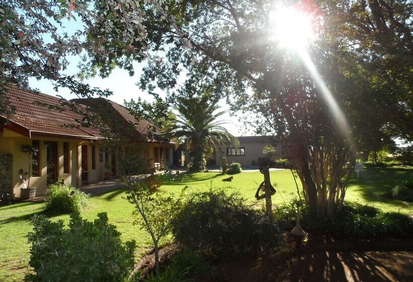 פנסיון A Cherry Lane Self Catering And B&b