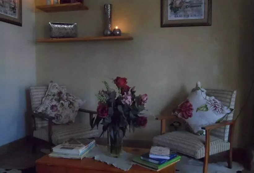 ペンション A Cherry Lane Self Catering And B&b
