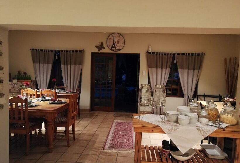 פנסיון A Cherry Lane Self Catering And B&b