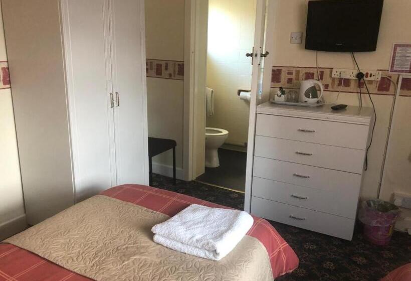 Pension Brooklands Over 50 S Only