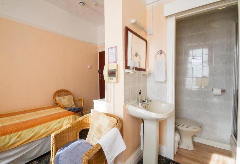 Pension Brooklands Over 50 S Only