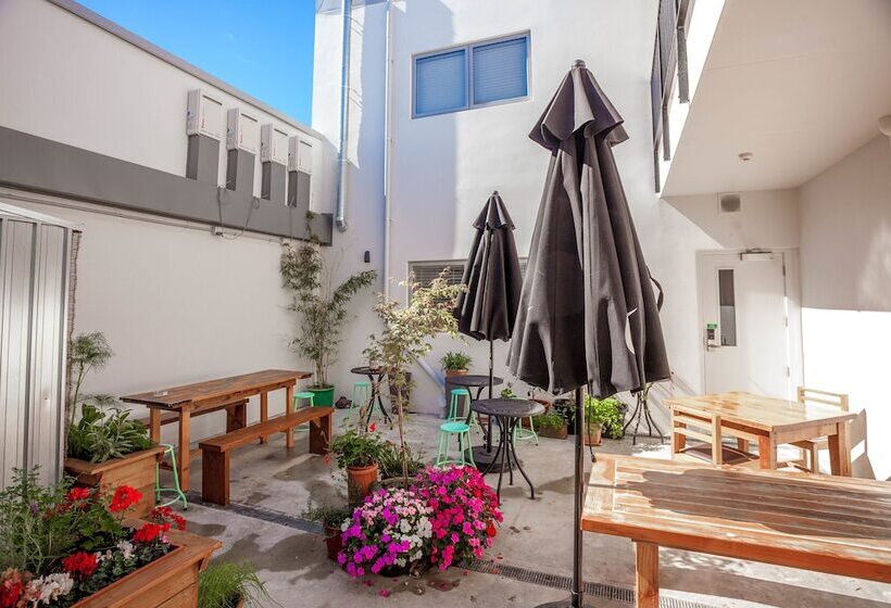 پانسیون Colombo Lodge