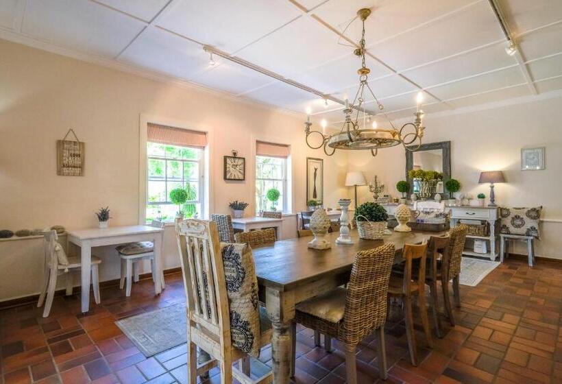 פנסיון Oude Berg Guesthouse   10 Caledon Street