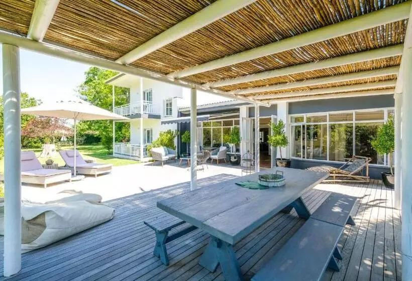 پانسیون Oude Berg Guesthouse 10 Caledon Street