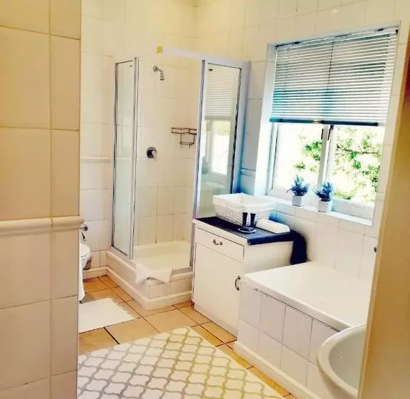 پانسیون Oude Berg Guesthouse 10 Caledon Street