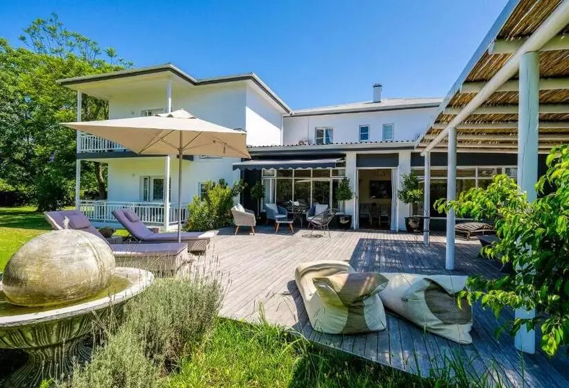 پانسیون Oude Berg Guesthouse 10 Caledon Street