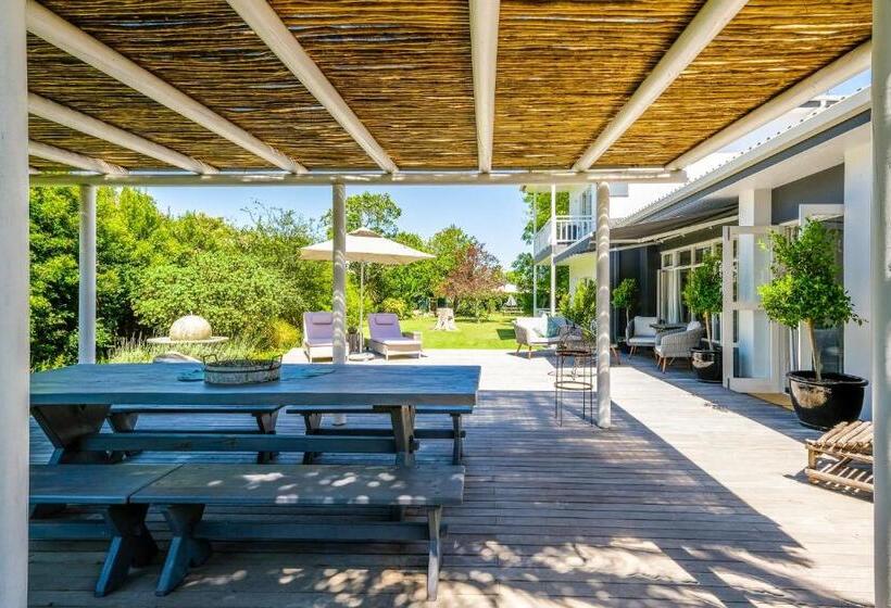 פנסיון Oude Berg Guesthouse   10 Caledon Street