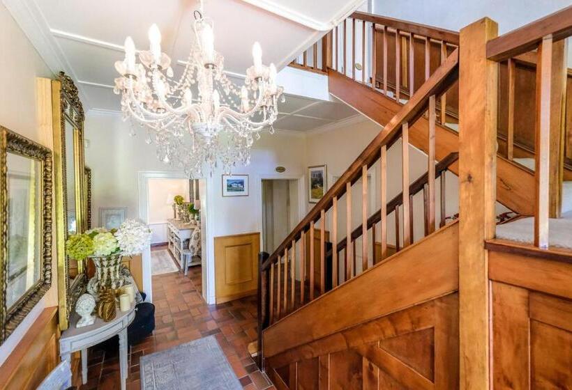 פנסיון Oude Berg Guesthouse   10 Caledon Street