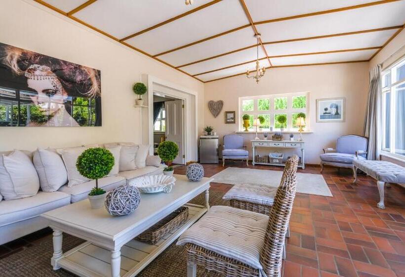 פנסיון Oude Berg Guesthouse   10 Caledon Street