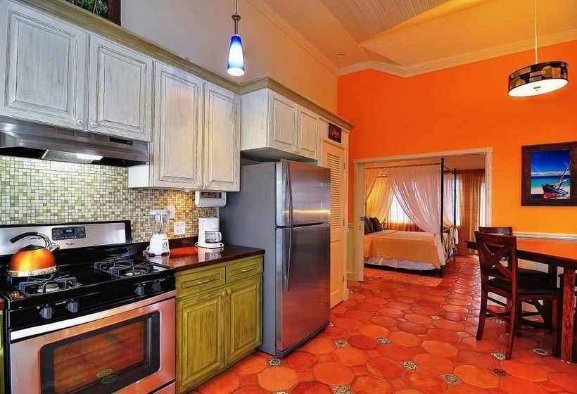 استراحتگاه Villa Allamanda