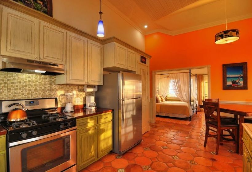 استراحتگاه Villa Allamanda