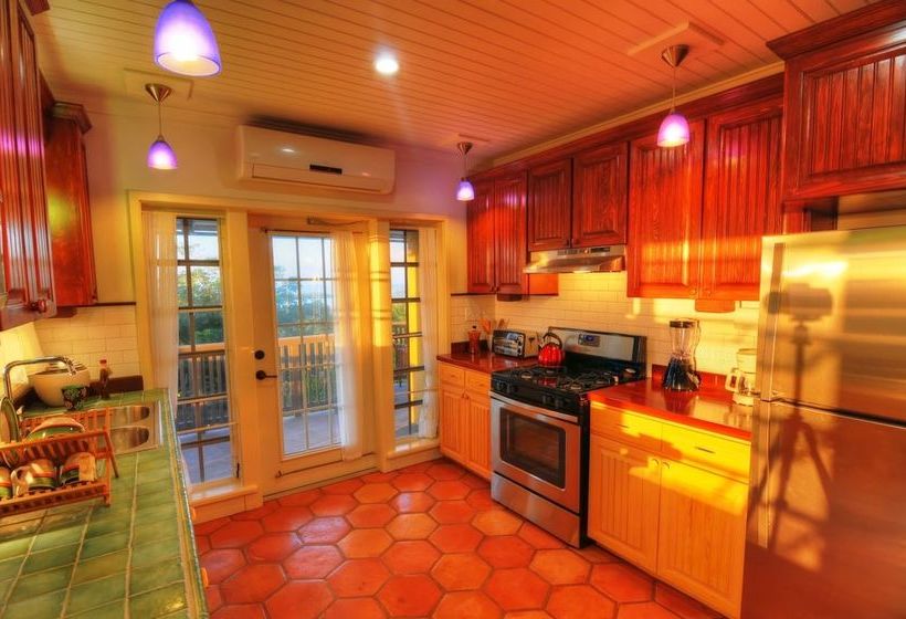 استراحتگاه Villa Allamanda