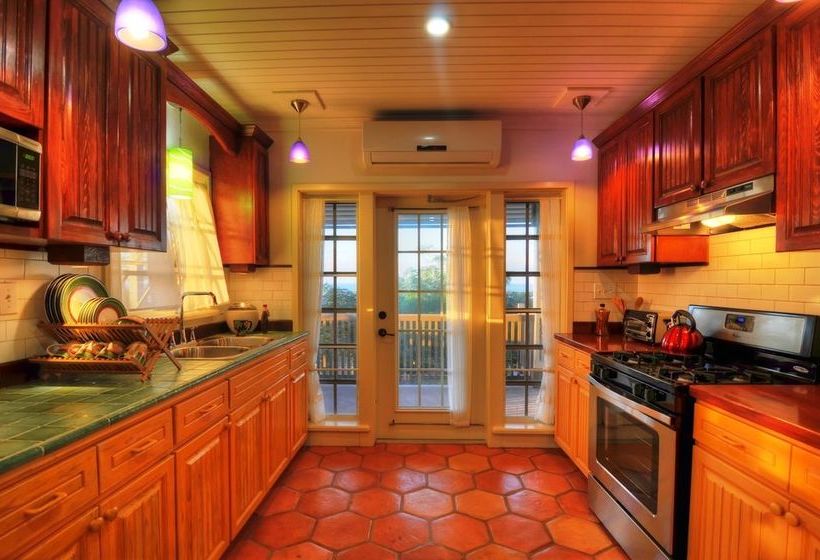 استراحتگاه Villa Allamanda