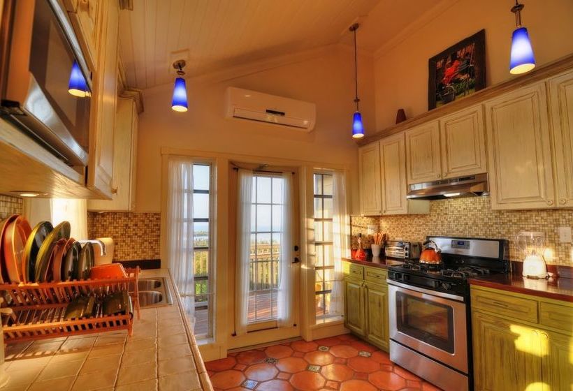 استراحتگاه Villa Allamanda