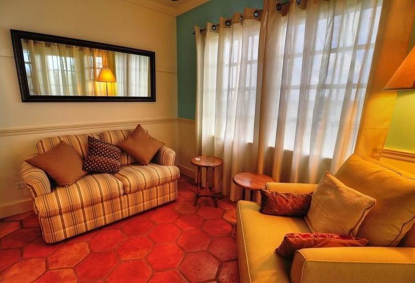 استراحتگاه Villa Allamanda