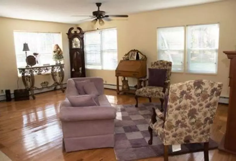 Windsong Retreat Bed & Breakfast
