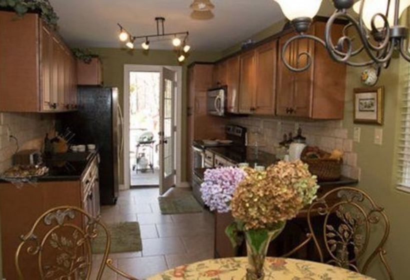 Windsong Retreat Bed & Breakfast