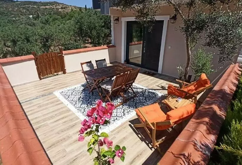 Retkeilymaja Semiramis Urla Guesthouse