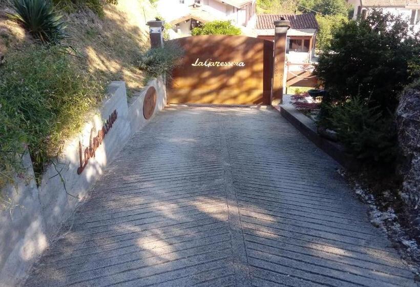 Отель Lagaressina Suite Anna Jacuzzi & Spa