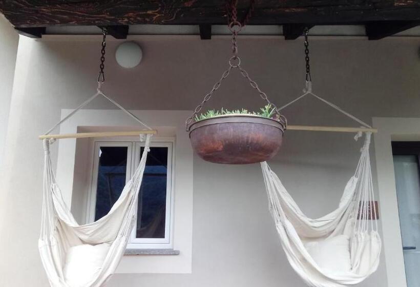 Отель Lagaressina Suite Anna Jacuzzi & Spa