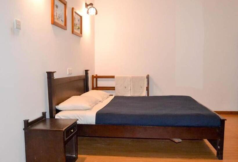 Pensió Cranford Railway Retreat