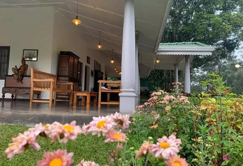 ペンション Cranford Railway Retreat