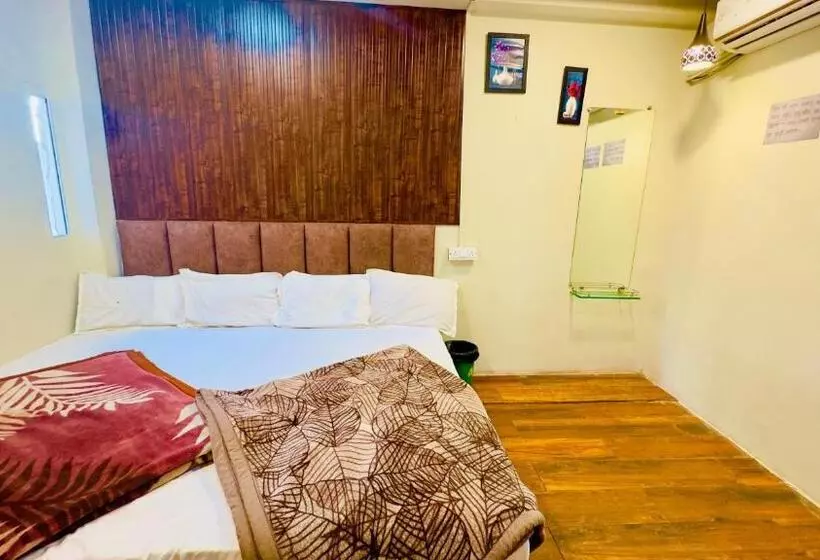 ペンション G P Guest House
