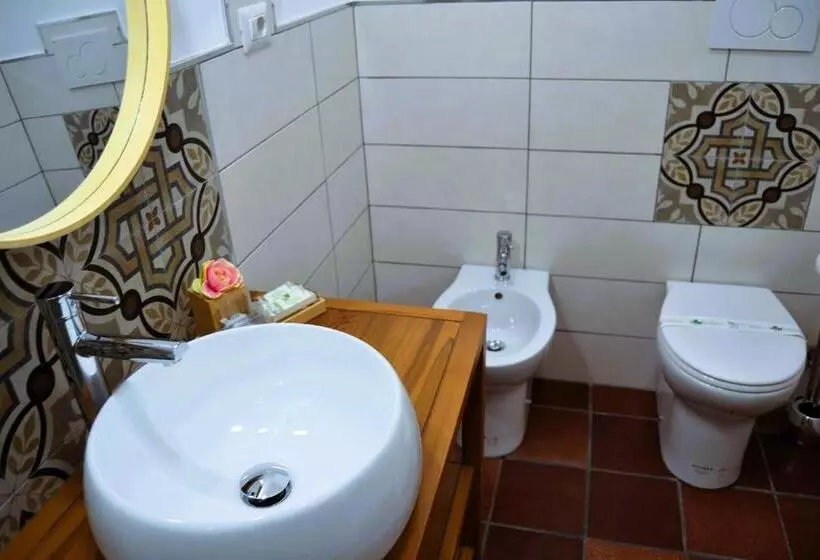 تختخواب و صبحانه La Magnolia 140