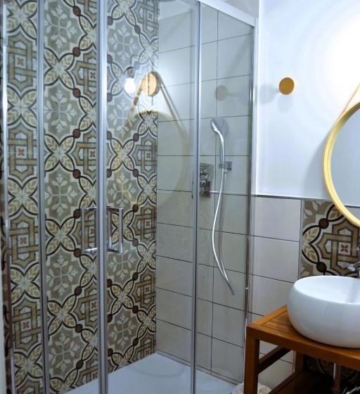 تختخواب و صبحانه La Magnolia 140