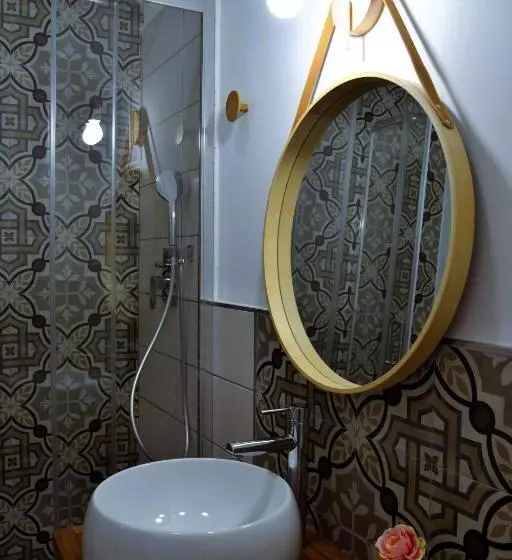 تختخواب و صبحانه La Magnolia 140