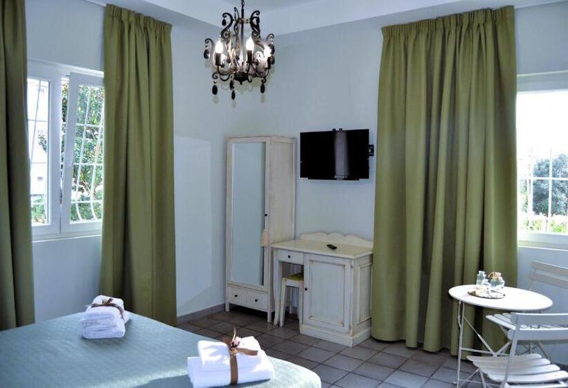 تختخواب و صبحانه La Magnolia 140