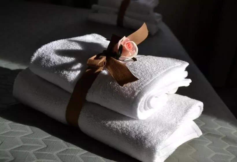 تختخواب و صبحانه La Magnolia 140