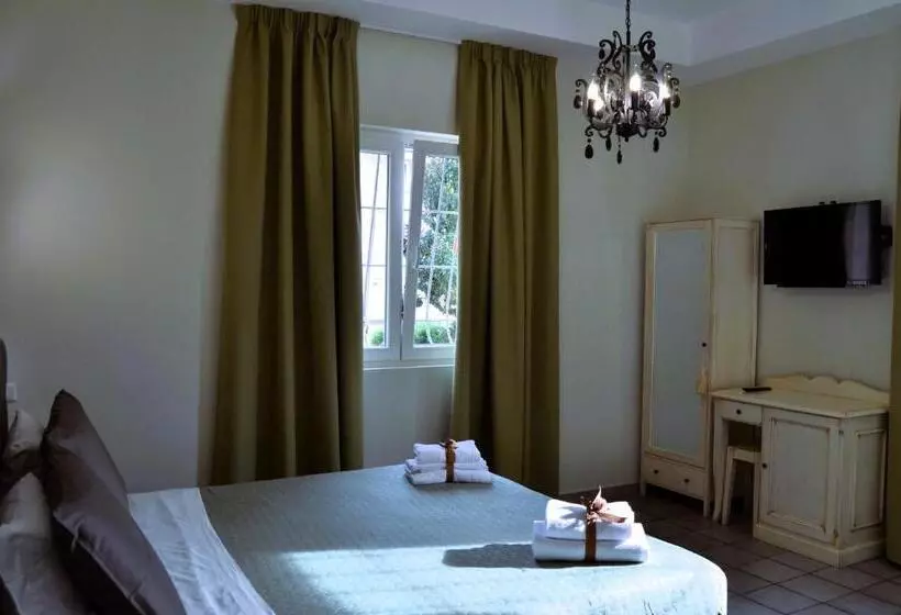 تختخواب و صبحانه La Magnolia 140