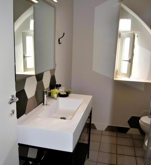 تختخواب و صبحانه La Magnolia 140